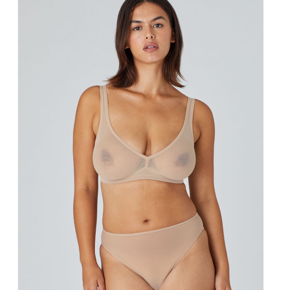 CUUP THE WIRELESS PLUNGE BRA - MESH *NWT*